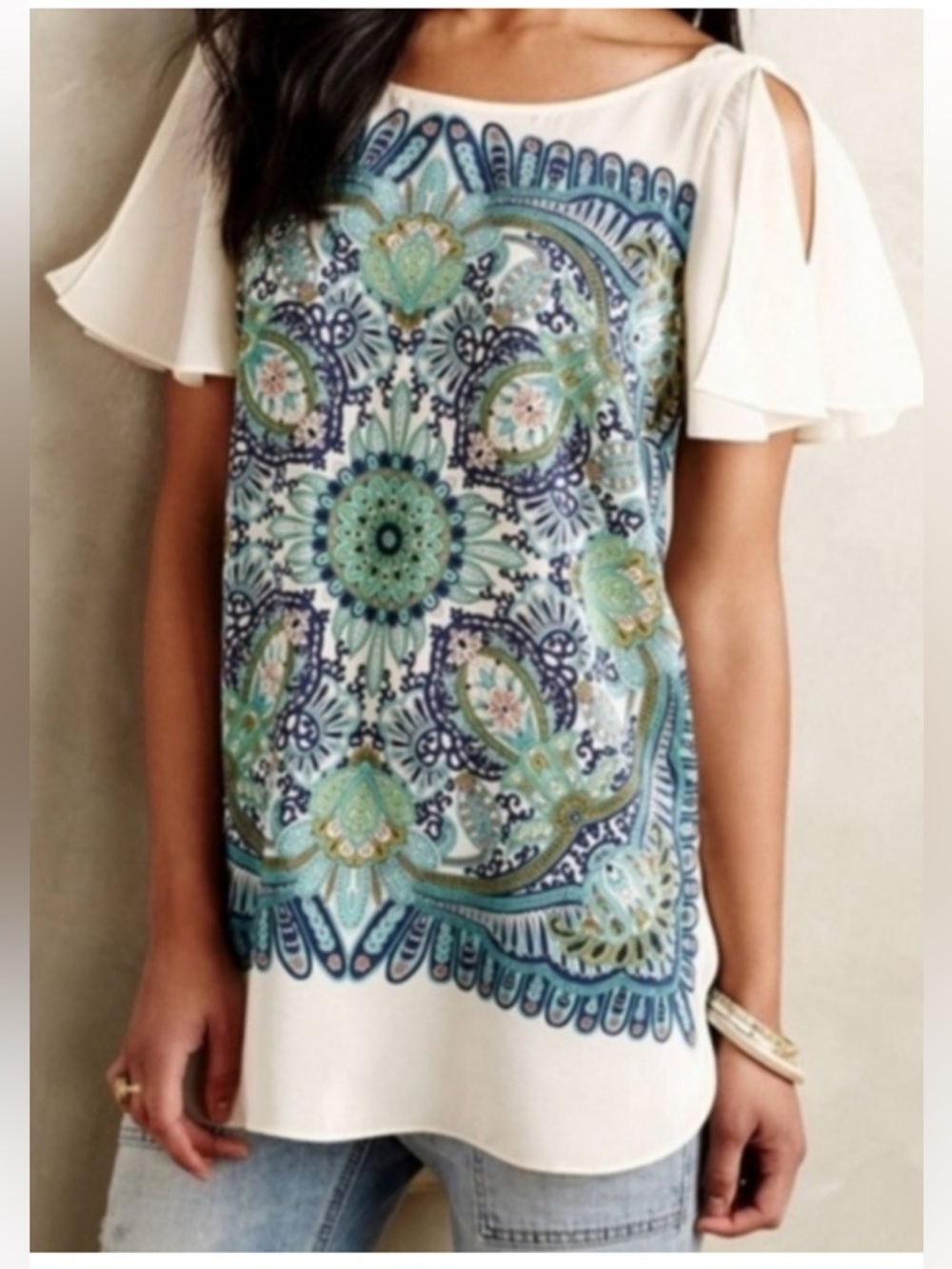 Beautiful Anthropologie Brand MAEVE Brand 100% Silk Blouse. Large